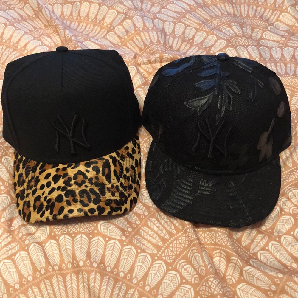 Caps